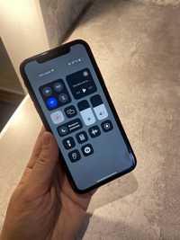 iPhone XR 64 GB.