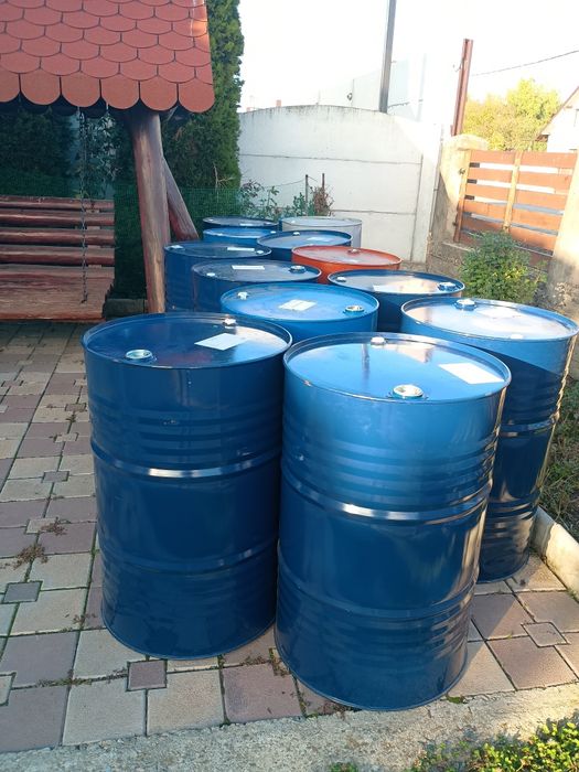 Butoaie tablă 220 litri.