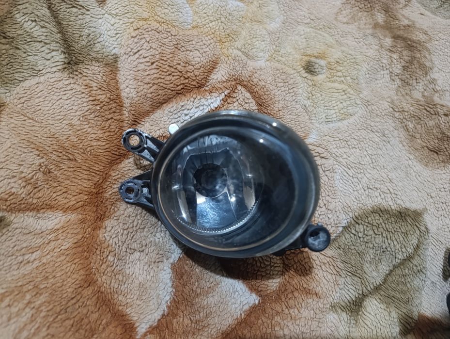 Фары противотуманные разные