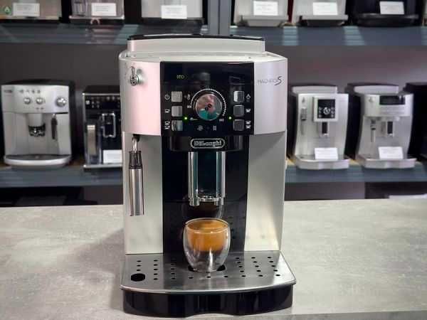 Кафемашина DeLonghi Magnifica S