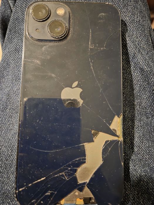 IPhone 13 продаётся