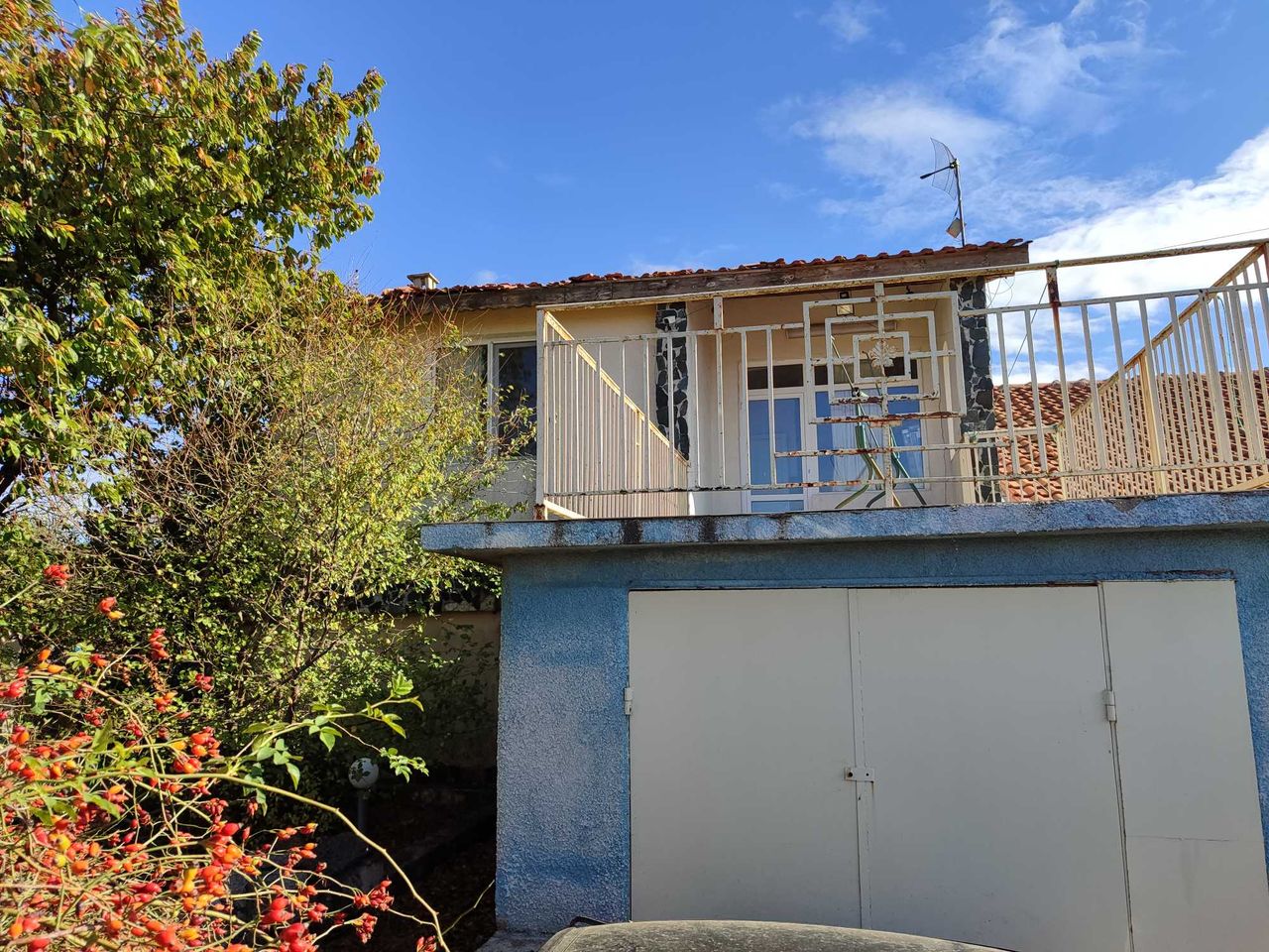 Продава се Къща в с. Методиево, Област Добрич - 200 кв.м за 380 €/кв.м - Снимка #1
