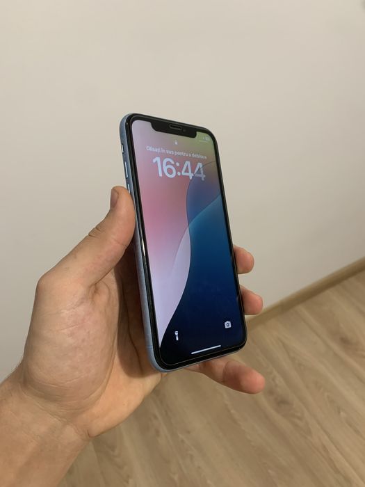 iPhone XR 64 GB bat 79%