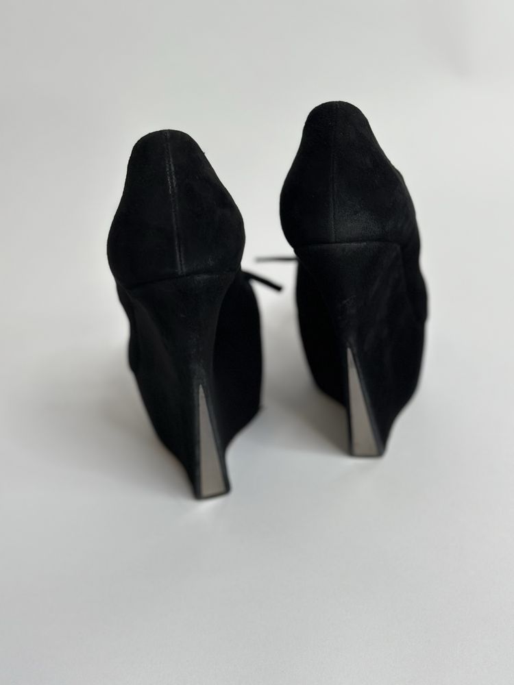 Черни велурени високи обувки CASADEI. Номер 40.
