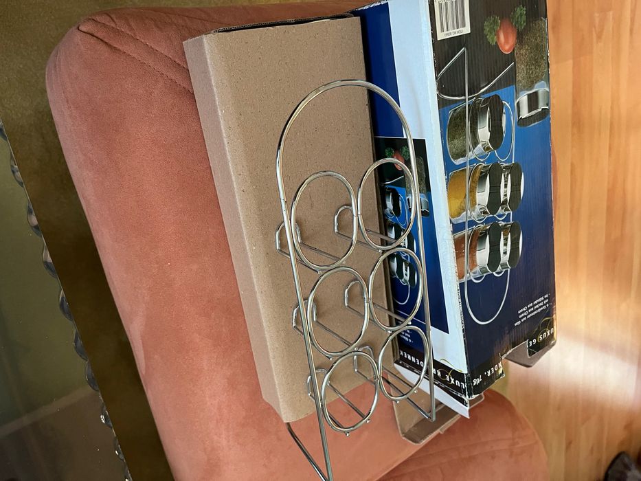 НОВА! Хромирана поставка за подправки