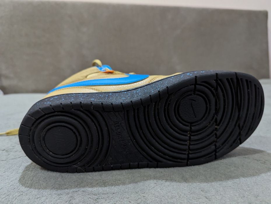 Обувки Nike.  39