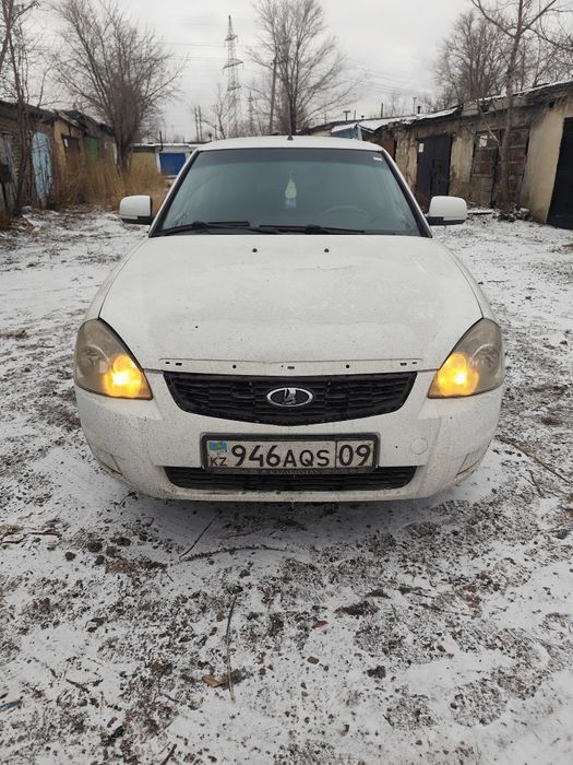 Продам приору 2 год 2013