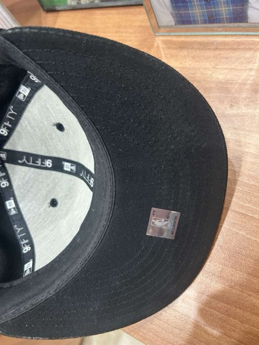 Шапка с козирка на NEW ERA