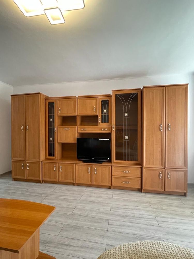 Inchiriez apartament cu o camera, zona Circumvalatiunii