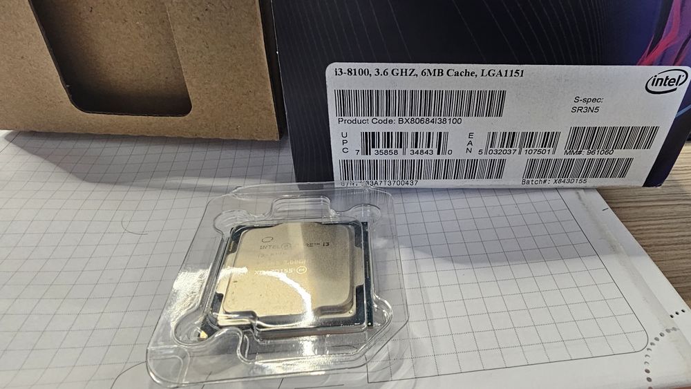Procesor i3 8100 3.6Ghz Nou