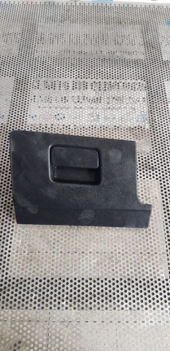 Sertar Mic Bord VW Passat B8 Volan Stanga Livram Oriunde In Tara