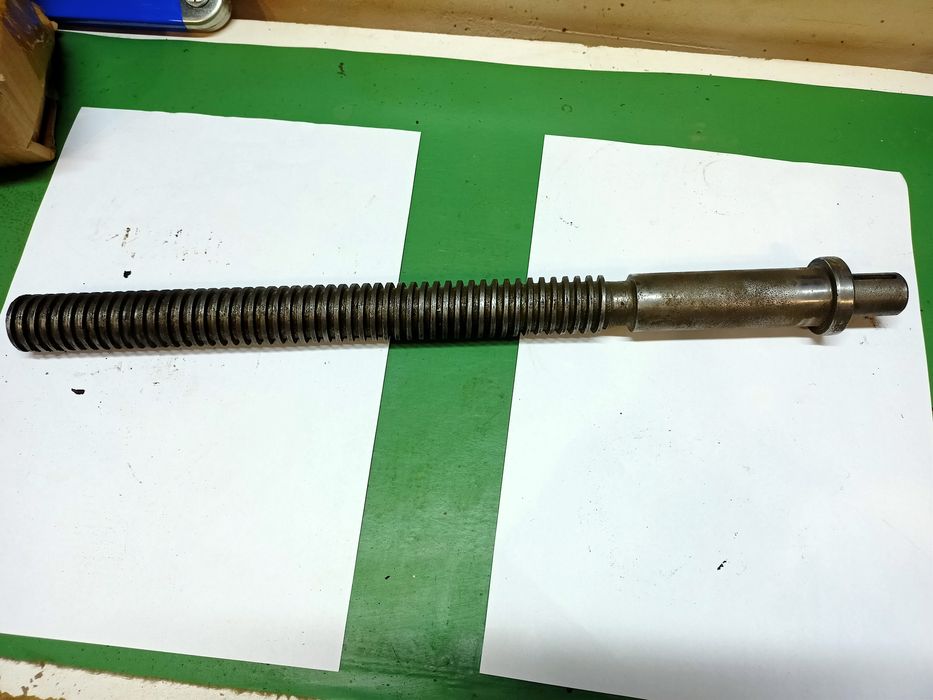 Винт за стяга, менгеме, тезгях, преса, струг