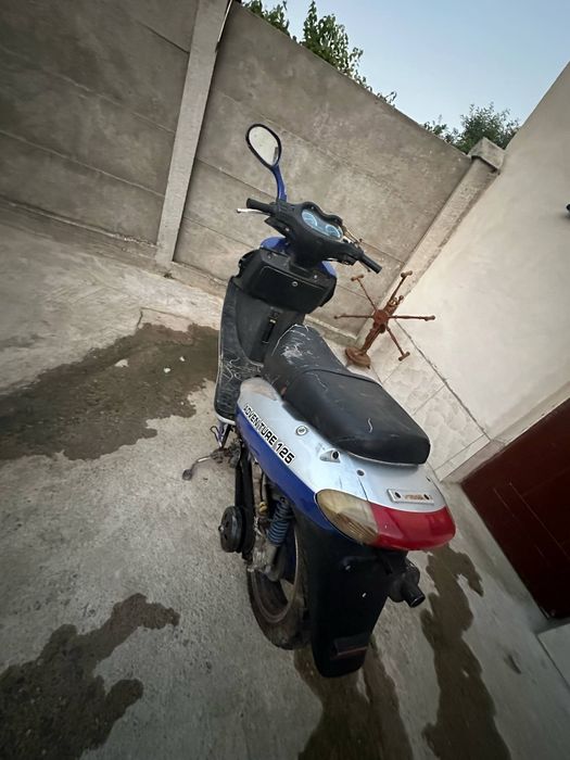 Vând scuter JONWAY de 125 sau schimb