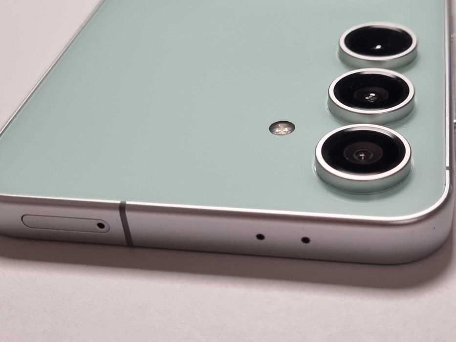 Samsung Galaxy S24 FE 128/8GB Като нов!!!