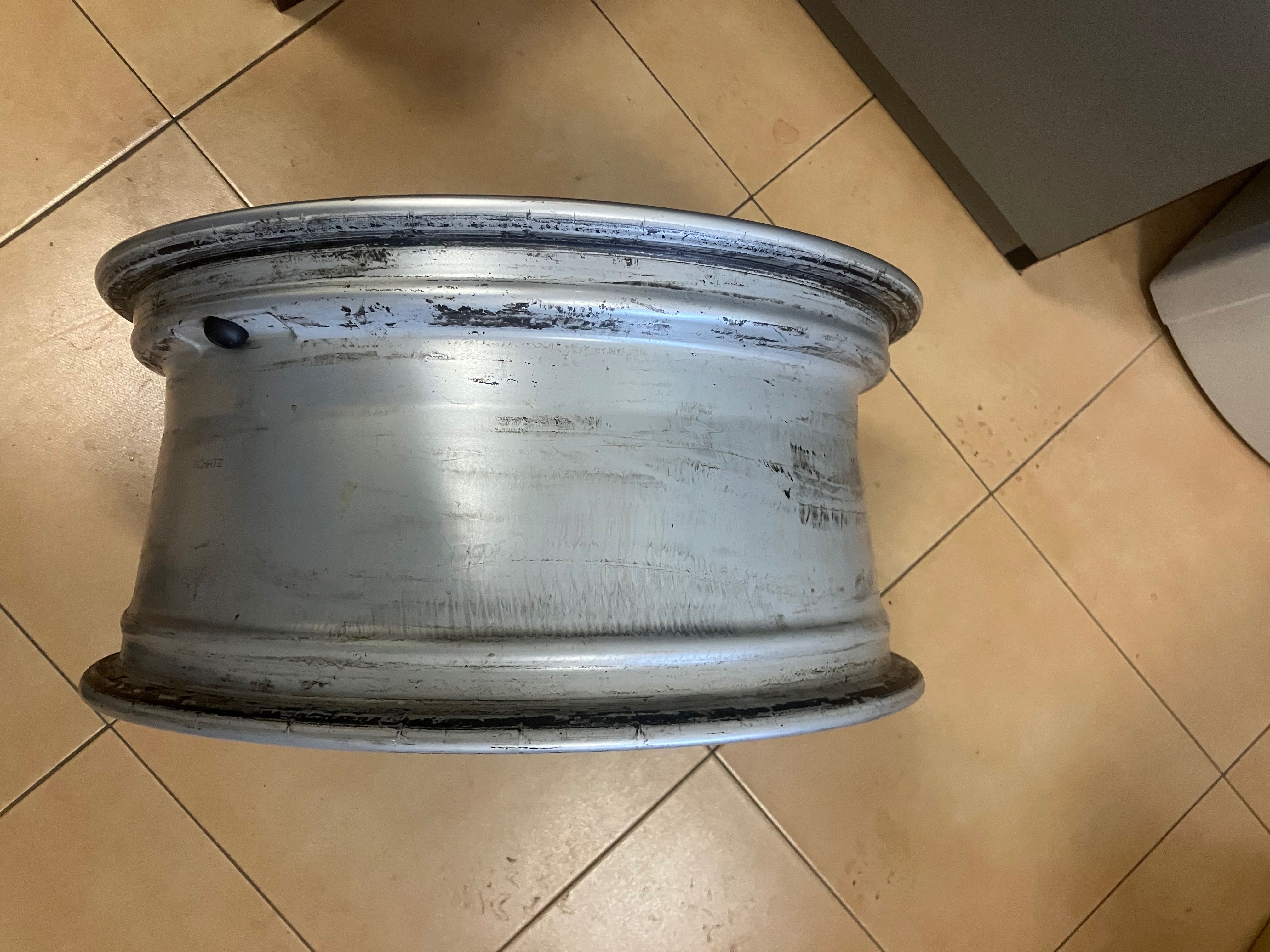 Продавам джанта 1 бр Passat