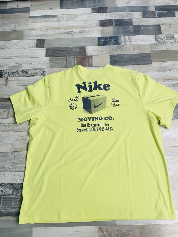Nike фитнес фанелка