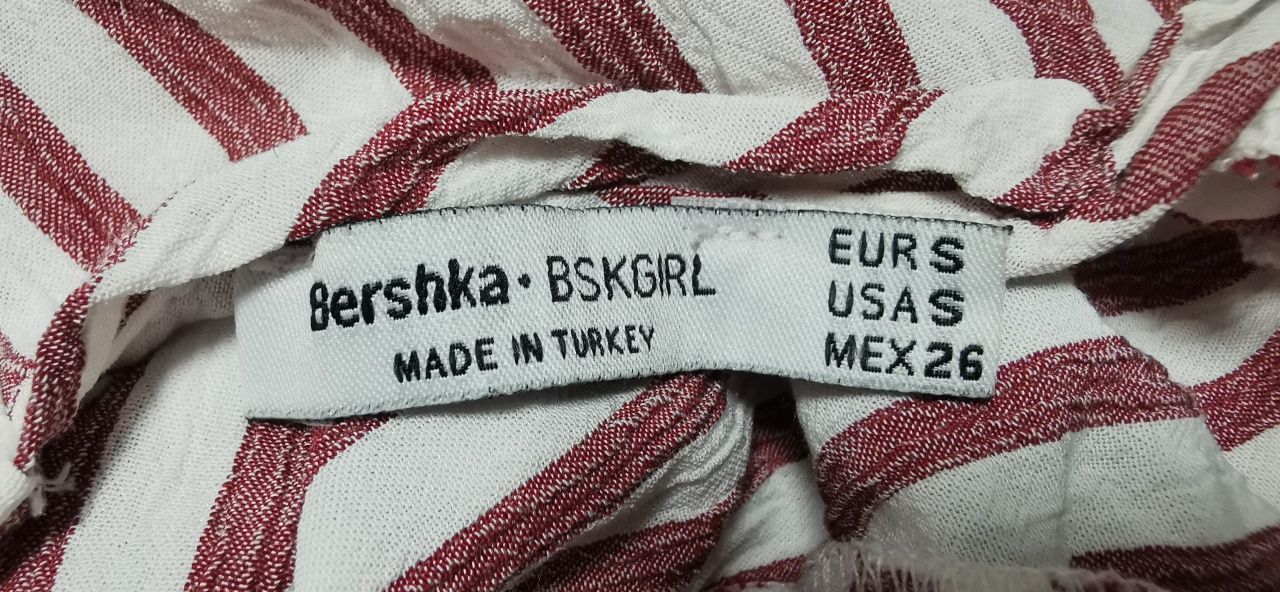 Bluza bershka, stare impecabila.