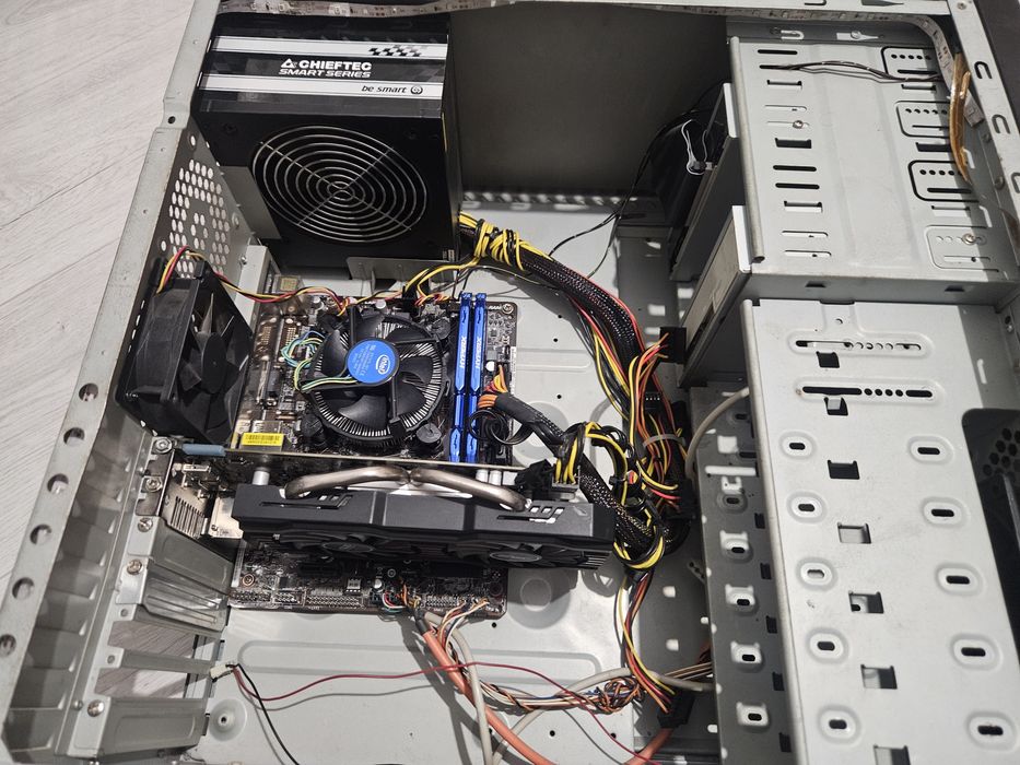 Pc gaming i5 4440 r9 270x
