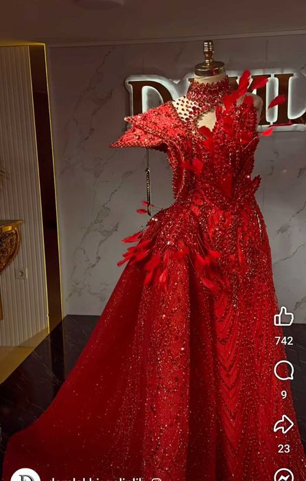 Бутикова офецялна рокла