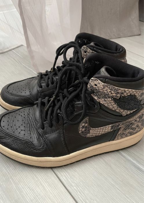 Jordan 1 Air Retro High Black Snake (pentru femei)