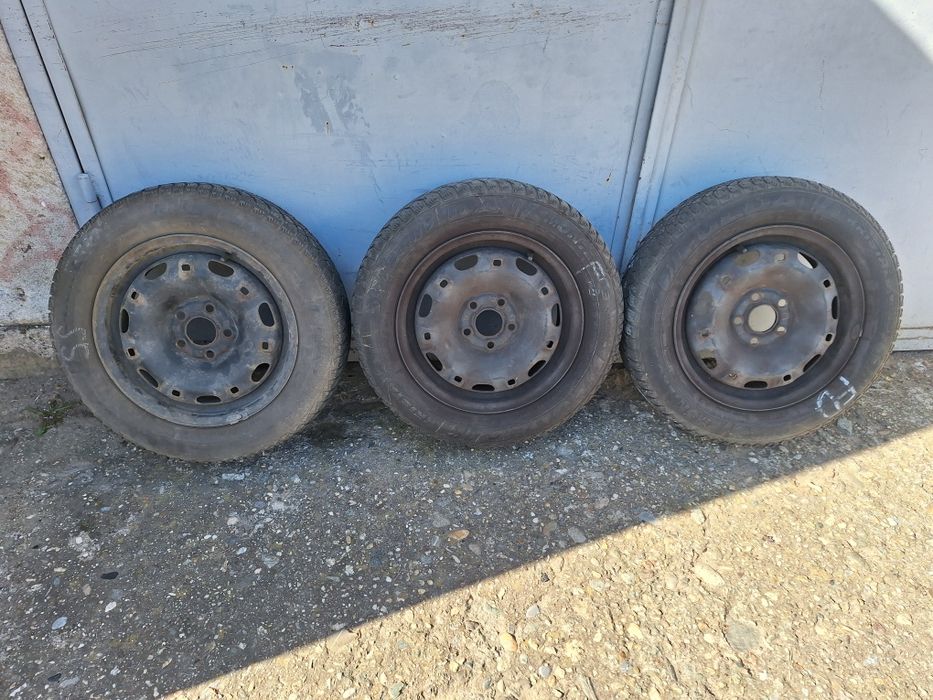 Vând 3 anvelope de iarnă cu jante