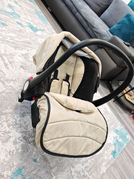 Vând Cărucior 3 în 1 Cocolle Opa, pret 450 lei.