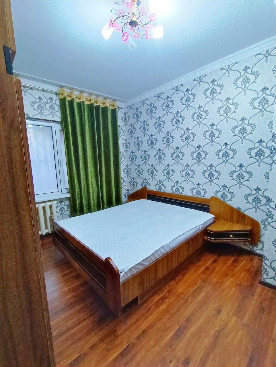 Qoʻyliq 1-mavze Hayot hotel orqasida qizlarga kvartira bor hazaykali