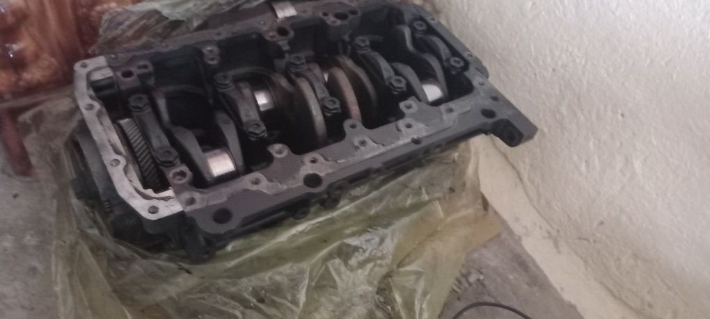 Vând Bloc motor passat B6 complet