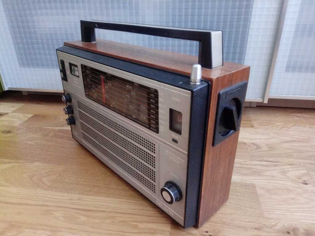Colectie radio vechi portabile receptie Antena Satelor