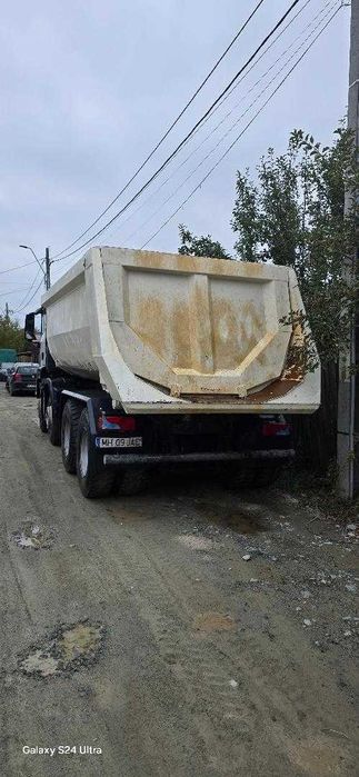 Vand sau schimb man 8x4