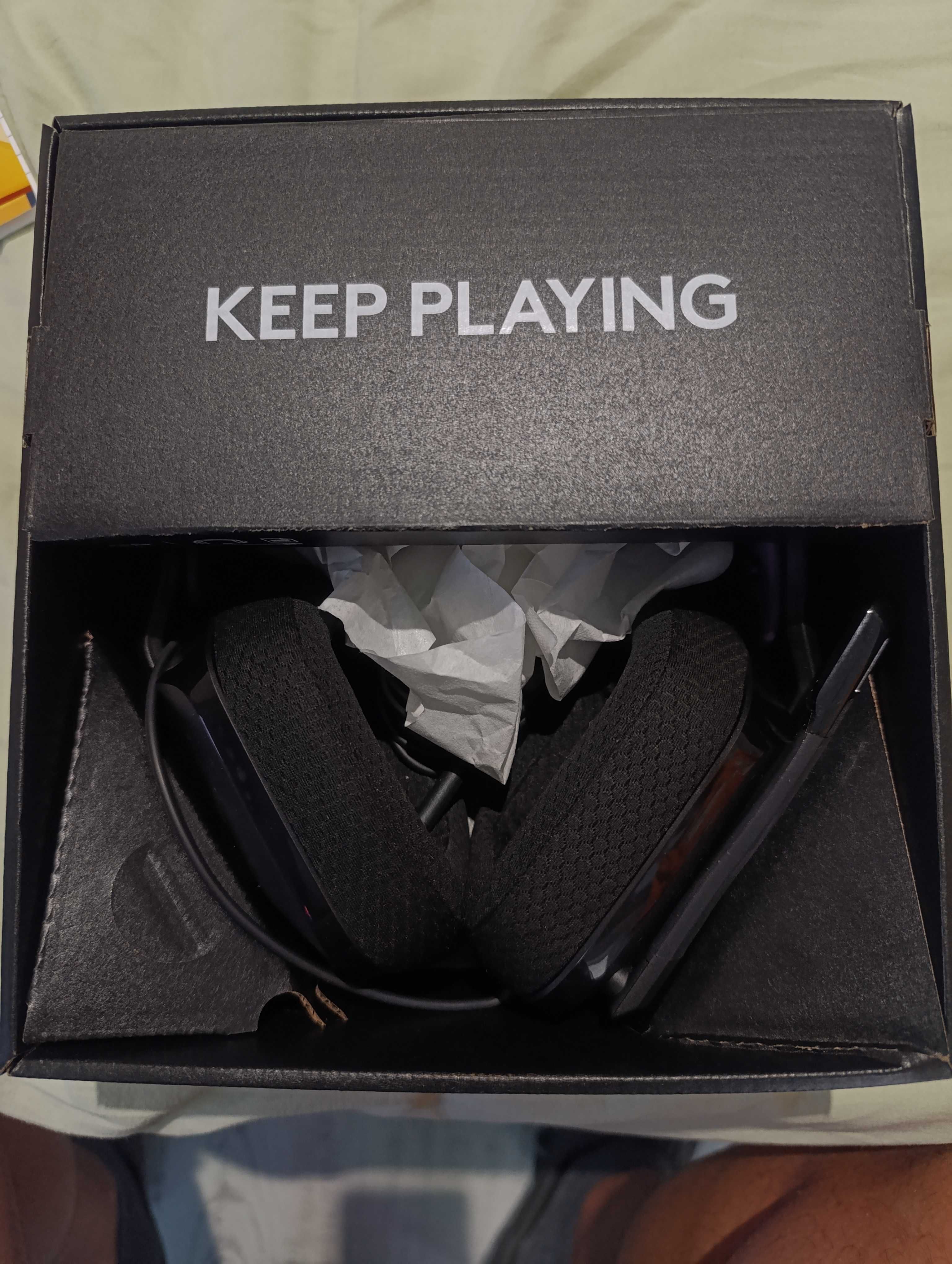 Слушaлки Logitech G335