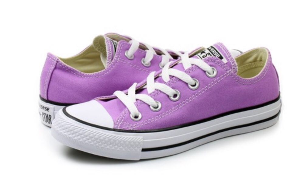 Converse Chuck Taylor All Star mov nr. 34, merg la 35