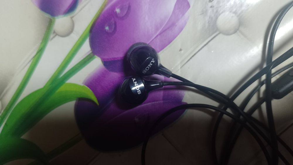 Vind căști Sony funcționale