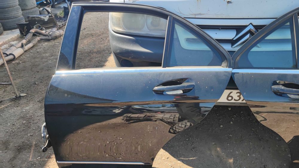 Предна задна врата лява дясна Мерцедес W204 C class Mercedes врати