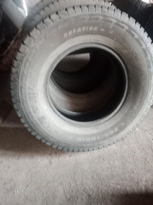 Шипованные R16 продаю