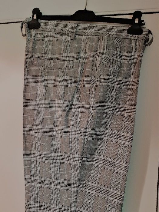 Стилен Панталон в Каре! НОВ! БГ№48 !