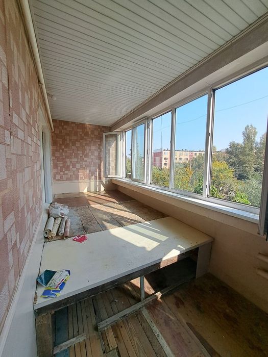 Квартира в Ахунбабаевском массиве , за каналом Лаззат