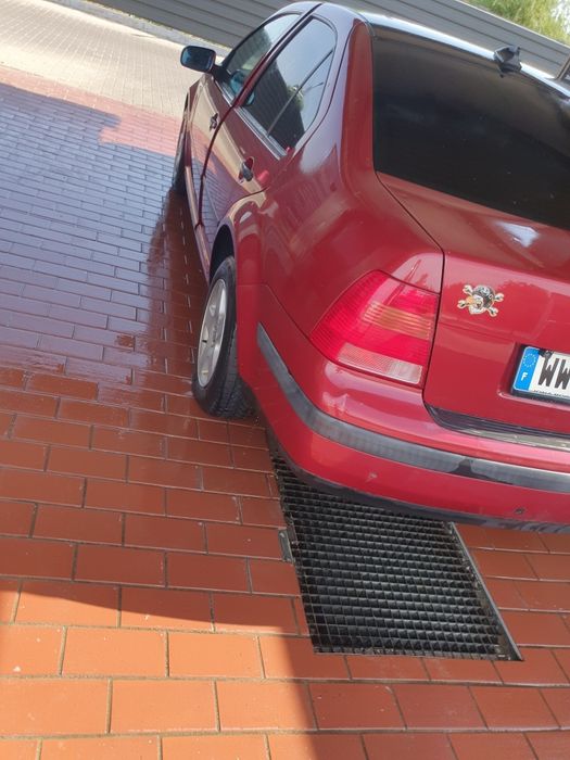 Dezmembrez Volkswagen bora 1.6 i SR