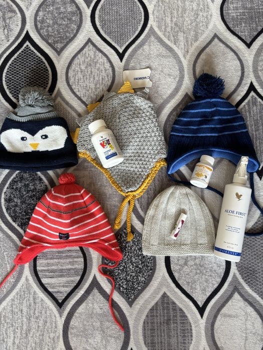 Лот шапки размер 80-86