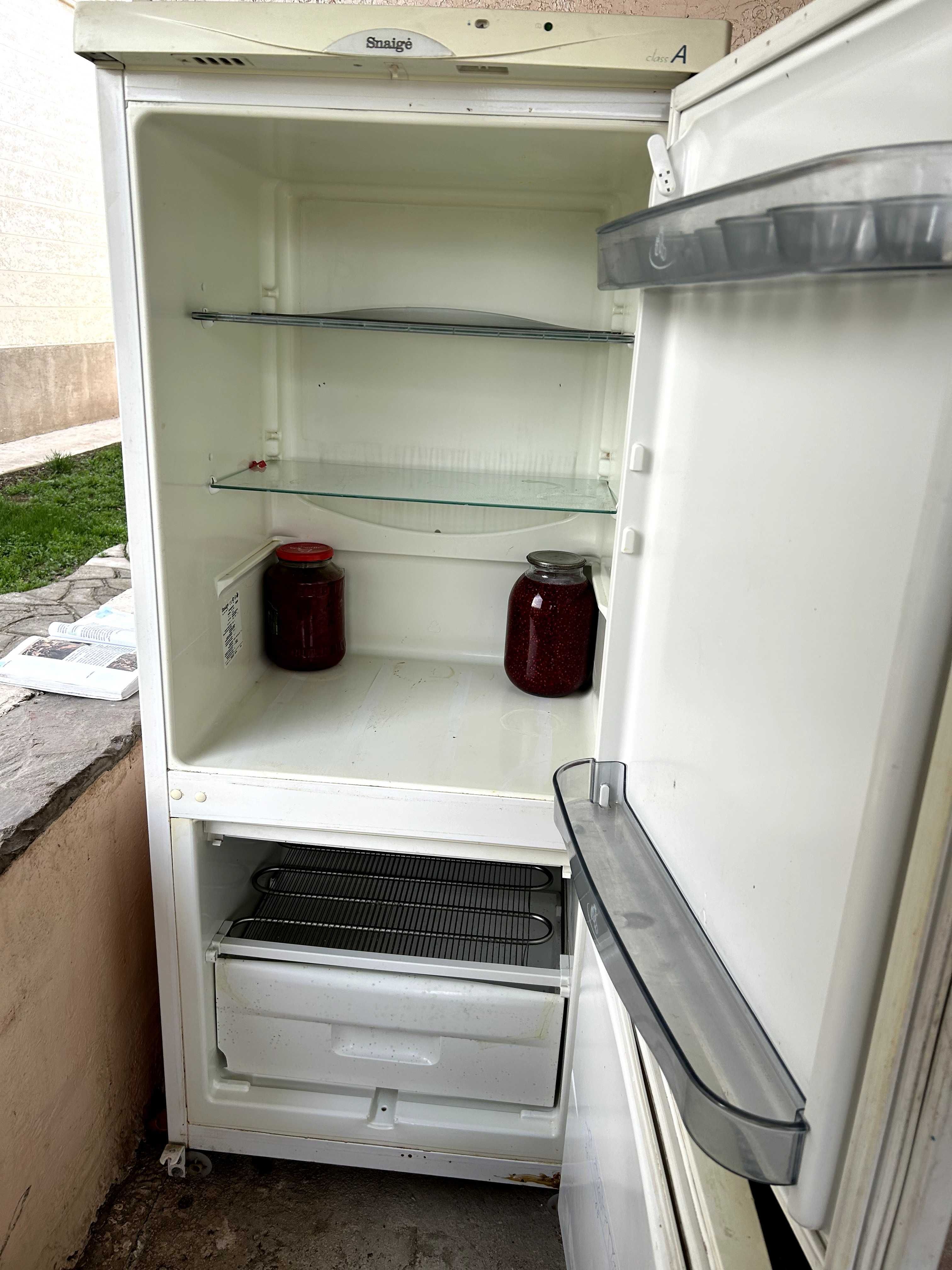 Холодильник и морозильником SNIGE