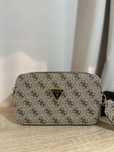 Чанта guess