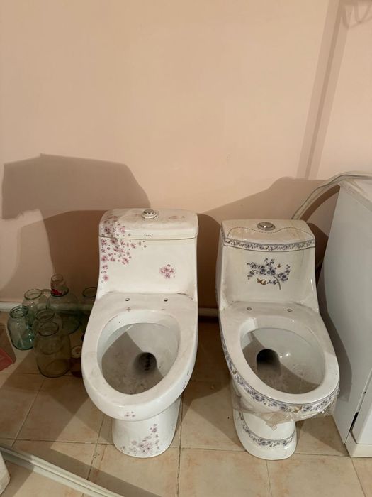 Унитаз новая 2 штуки