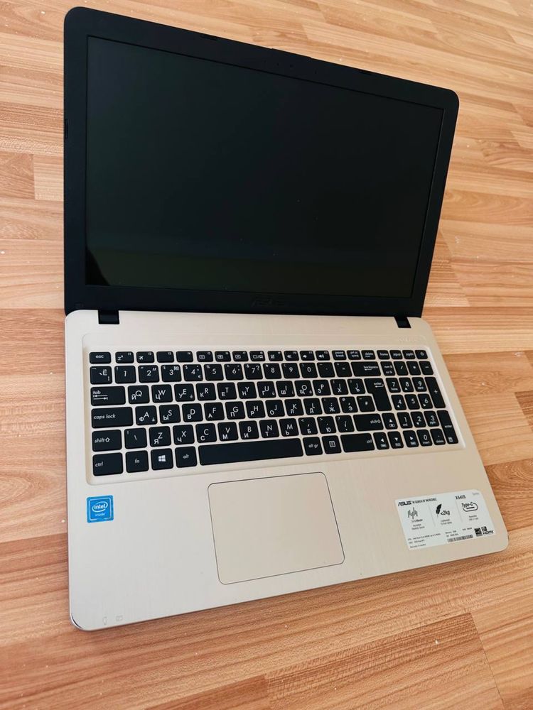 Notebook asus holati ideal