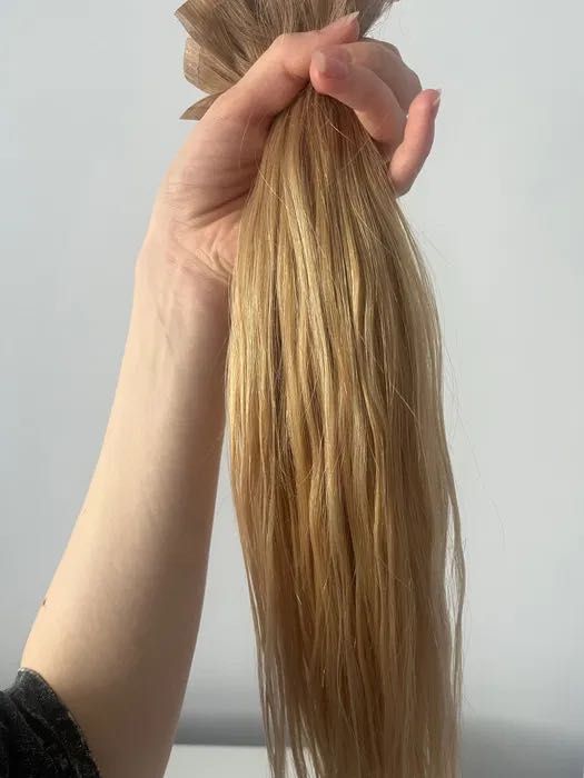 extensii tape-on naturale, 45cm. Setul contine 68 suvite complete.