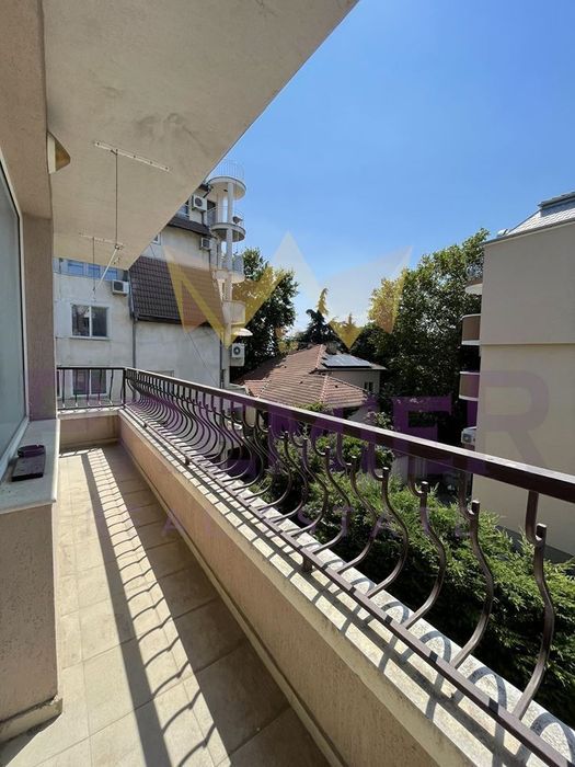 Продава се Тристаен апартамент в Варна, Бриз - 108 кв.м за 1843 €/кв.м - Снимка #8