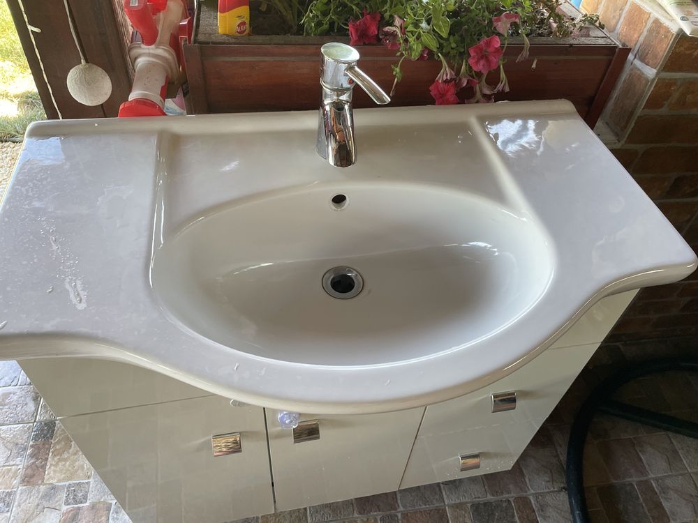 Chiuveta baie cu masca si baterie