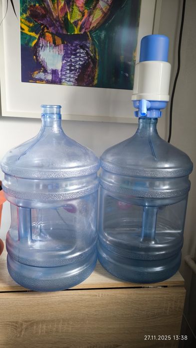 Помпа и бутылки для воды