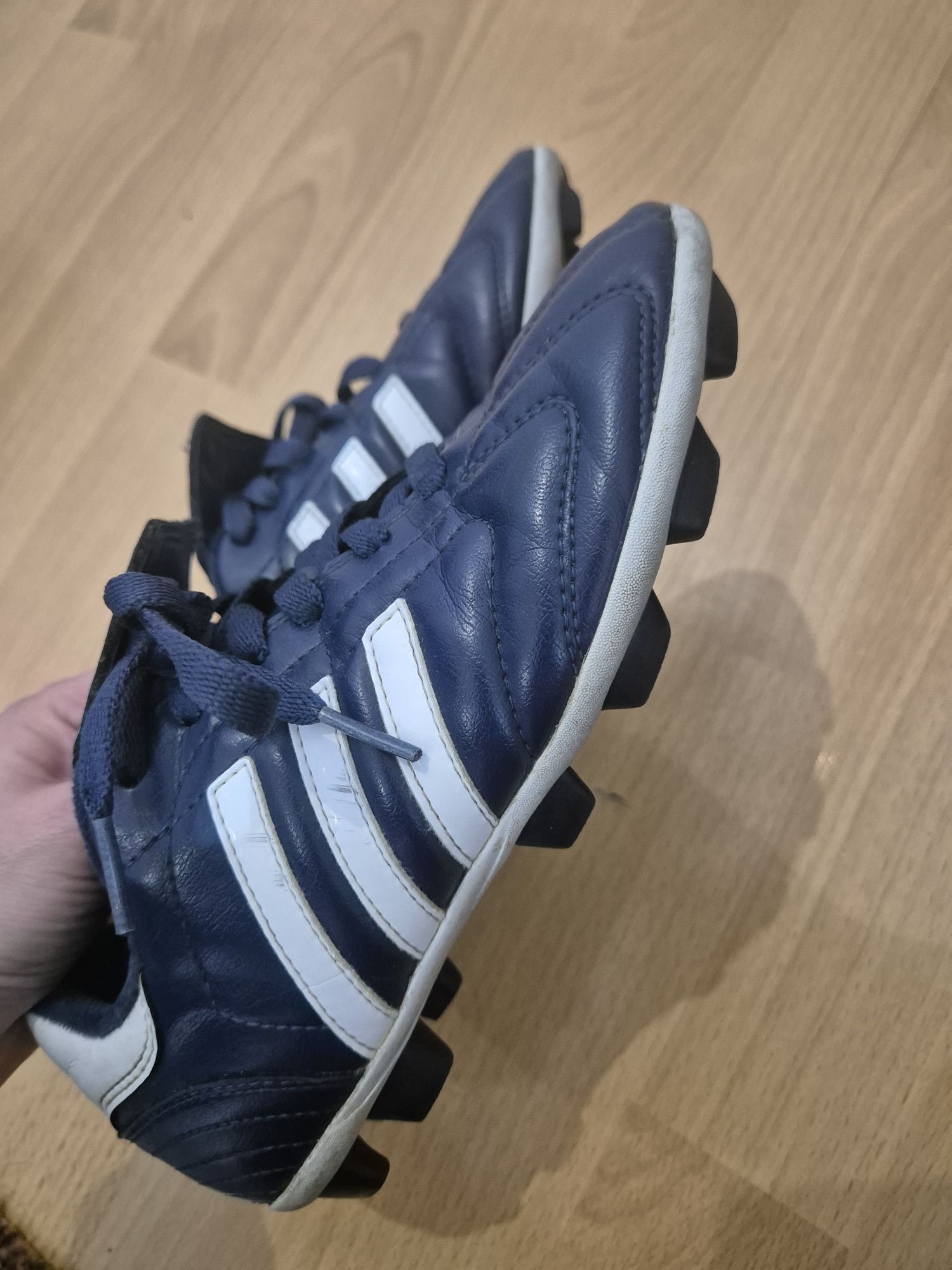 Детски футболни обувки adidas 36 номер