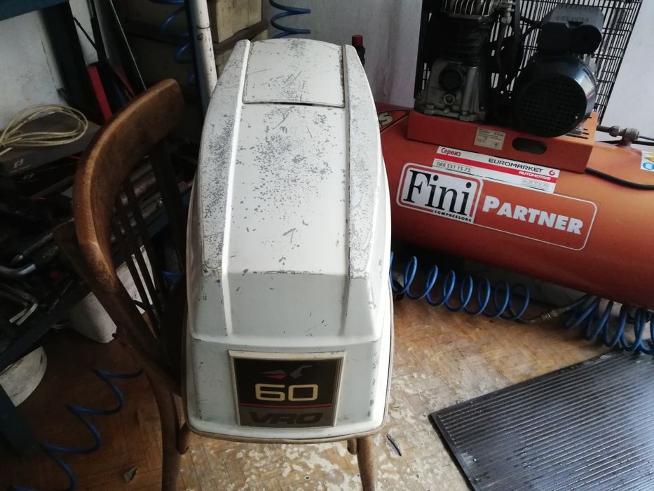 Капак за извънбордов мотор карборатор бобини.