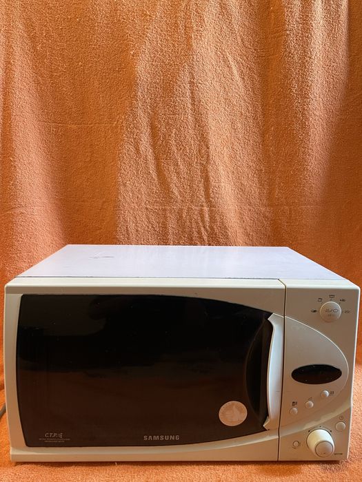 Микроволновка модель:M1774R